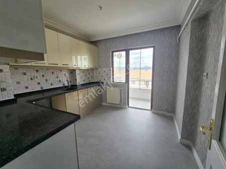 Relax'tan Porsuk Caddesinde 3.kat Asansörlü Manzaralı Lüx Yapılı