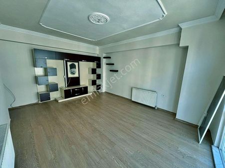 Uytundan Burhaniye Mahkeme Mahallesinde Kapalı Mutfaklı 2+1daire