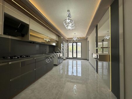 Bakırhan Emlaktan Yerden Isıtma Ultralüks 4+1 Sıfır Site Dairesi