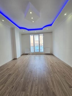 Esenyurt İnönü Yunus Emre Mahallesi 2+1 Kiralık Boş Daire 2.kat Balkonlu Banyo Wc Ayrı Yeni Bina