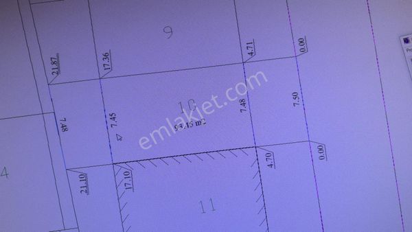 İzmir Buca Seyhan Mahallesinde//koşu İzabana Yakın//3kat İmarlı Satılık Arsa(93m2 Kitlesi Var)