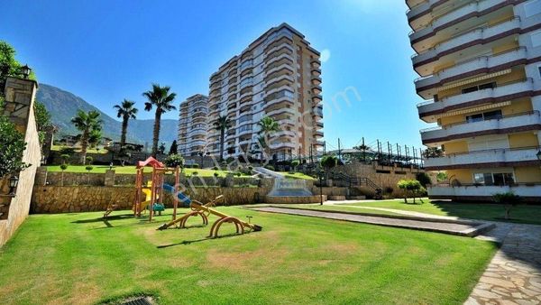 Alanya Mahmutlar’da 2+1 Geniş Daire – Deniz, Doğa Ve Kale Manzaralı