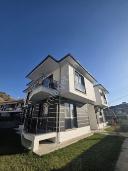 Fiyat Düştü! Ortaca'da Ebeveyn Banyolu Yenı 2+1 Bahçe Katı