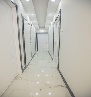 Buca Şirinyer Halkbank Karşı Sokağı/izbana 5dk//arakat 100m2//ebvynbayolu//2+1/ful Yapılı Daire