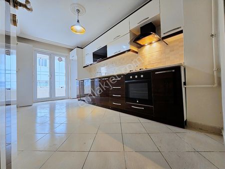 İstasyon Mah Acil Satılık 3+1 Asansörlü Yapılı Arakat Daire