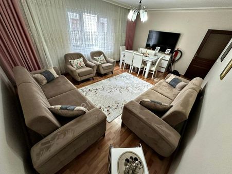 Hayal'den Malazgirt Mah'de 3+1 Katta Asansörlü Full Yapılı Cadde Üstünde