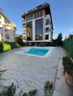 Alanya Merkezde Denize 100m.eşyalı Müstakil Bahçeli Lüks Daire