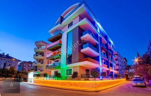 Alanya Merkez'de Denize 50m.1+1 Full Eşyalı Aktiviteli Daire