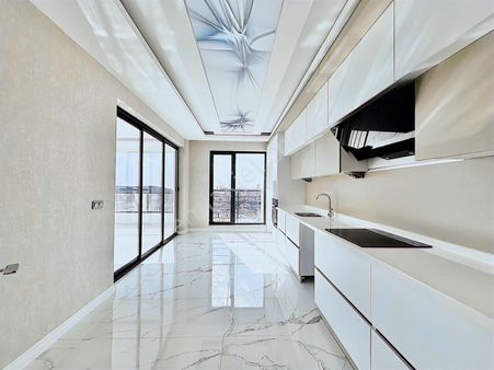 Çetin'' Şehir Merkezinde Kapalı Garajlı,sıfır Önü Açık 4+1 Daire