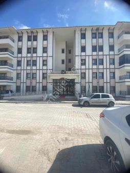 Kuzey Emlaktan Yakacık Tokide Yüksek Giriş Altında Daire Var 3+1