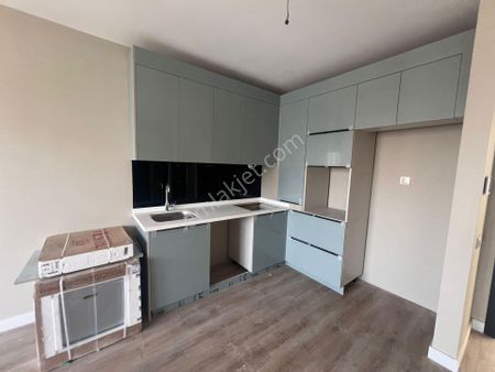 Cumhuriyet Mah. İst Yolu Metro Dibi Atk Sitesi 1+1 Satılık Daire