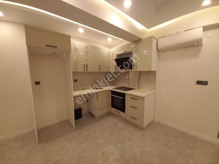Bergama Şehir Merkezi Sıfır Ultra Lüks 1+1 Ara Kat Kiralık Daire