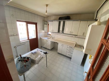 A L C Den Ay Yıldız 'da Ara Kat Siteiçi 3+1 Kiralık Daire