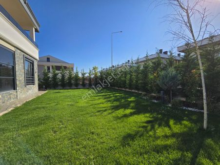 İşyapar Gayrimenkulden Müstakil Ve Birinci Sınıf Fırsat Villa