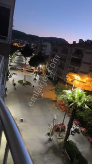 Gaziemir Sevgi Yolu Üstünde Doğalgazlı Satılık Geniş 3+1 Daire