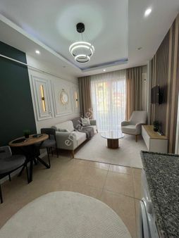 Özmecaz'dan Üniversite Mevki 1+1 Arakat Balkonlu Asansörlü Full Eşyalı Lüks Apart