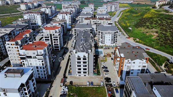Balkanda Satılık 2+1 Havuzlu Bahçeli Zemin Kat Daire Net 96m2