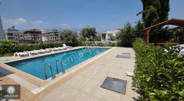 Yeniköy Mahallesinde Satılık Havuzlu 2+1