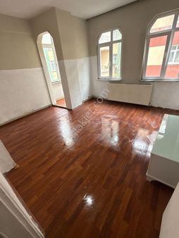 Efka Gayrimenkulden Mevlana Camisine Yakın Satılık 2+1 80 M2 Daire