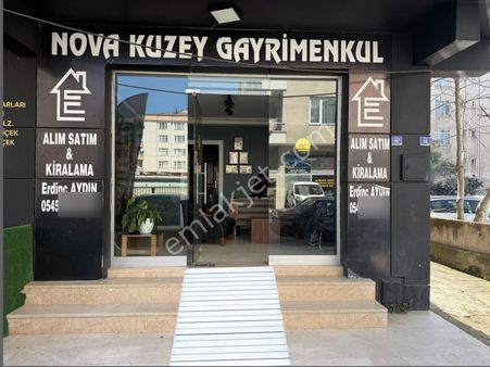 Şirinevler 'de 2+1 İçi Sıfır Yapılmış Site İçinde Satılık Geniş Daire