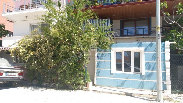 Kuşadası Davutlar Merkezde Satılık 1+1 Bahçe Katı Daire