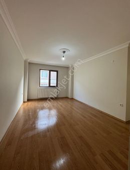 Tuğradan Reşadiye Mahalesinde Satılık Arakat Masrafsız 3+1 Daire