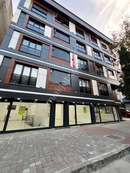 Hürriyet Mahalesi Paşaçayırı Caddesinde Kiralık Depolu Dükkan