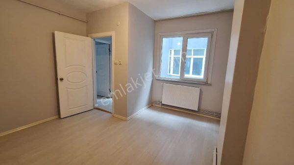 2+1 Arakat Arda Sokakta Merkezi Konumda Kiralık Daire