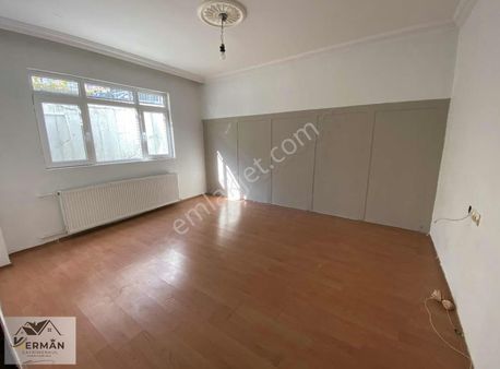 Kerman'dan Pınarbaşı Mah. Kiralık Mavi Okul Yanı 2+1 Bahçe Katı