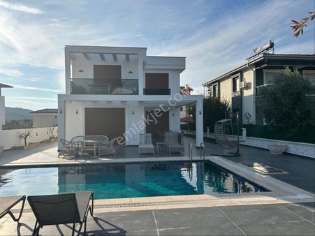 Didim Albükte Sahile Yakın Eşyalı 4+1 Lüks Villa