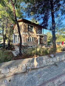 Urla Kalabakta Çamlıbel Sitesi Satılık Müstakil Villa