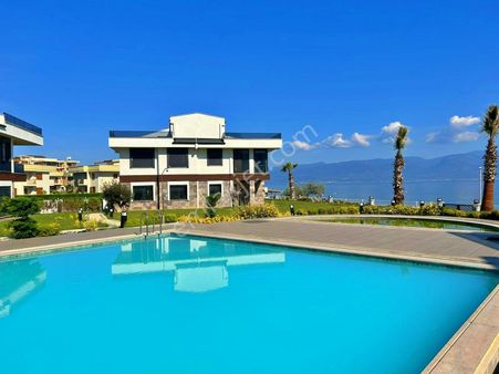 Uytundan Pelitköyde Denize Sıfır Havuzlu Sitede 2+1 Son Dubleks