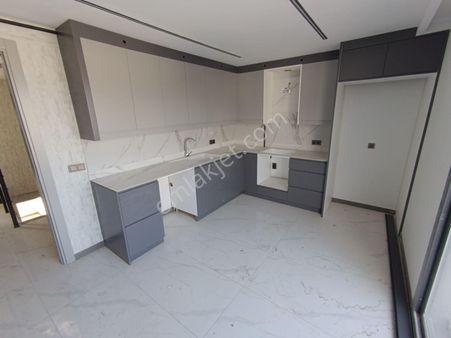 Gümüşler Bulvarı'nda Cadde Üzeri 3+1 170m² Dubleks Sıfır Daire