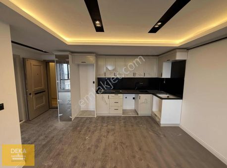 Deka Gayrimenkul'den Körfez Mah. Havuzlu Sitede Satılık 1+1