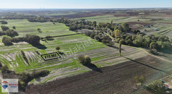 Ertuğrul Köyünde Satılık 310 M2 Arazi