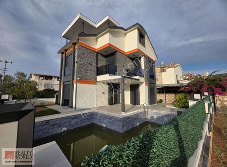 Didim Akbük'de Merkezde Kiralık Müstakil Havuzlu Villa