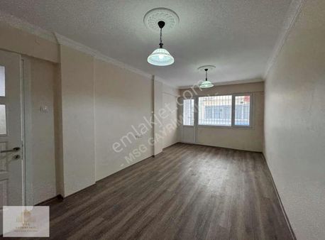 Msg'den Güzelyalıda Caddeye 100 Metre-bahçeli & Yüksek Giriş 2+1