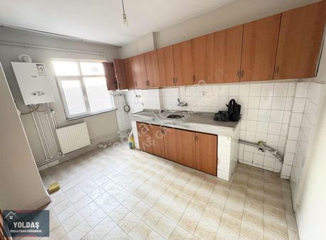 Yoldaş İnş Kiralık 3+1 125 M2 4.kat Merkez Camii Dibinde Daire