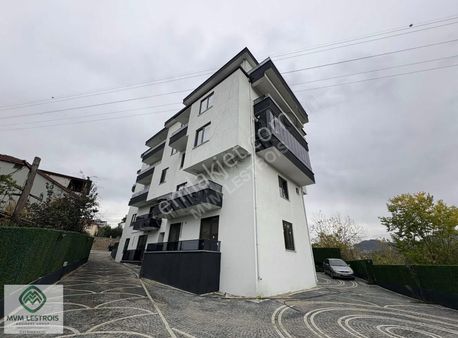 Başiskele Yeşilyurt'ta Deniz Manzaralı 4+1 Geniş Çatı Dublex