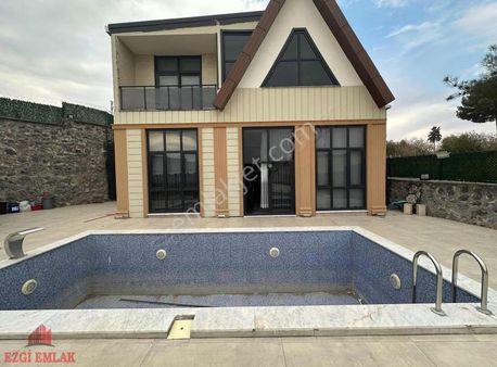 Burçta Kaçırılmayacak Havuzlu Bungalov Tarzında Bağ Evi