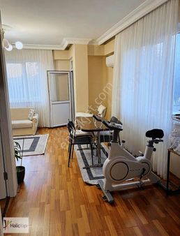 Feriköy Yay Meydanı Caddesinde Kiralık 2+1 Daire