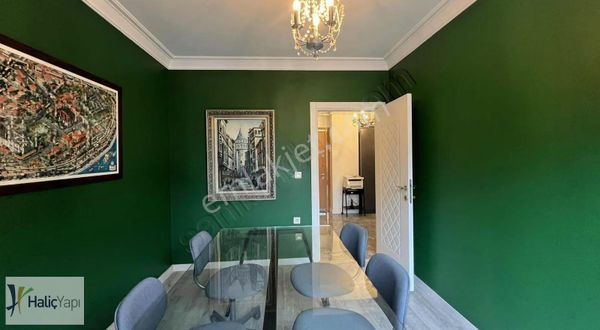 Gürselde Adliyeye Metrobüse Çok Yakın Ara Kat 2+1 Lüks Daire