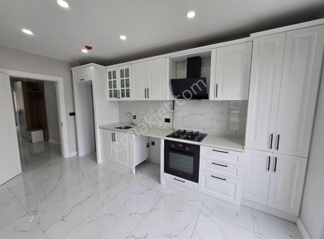 Kurtuluş Mahallesinde 2+1 Ara Kat Satılık Daire