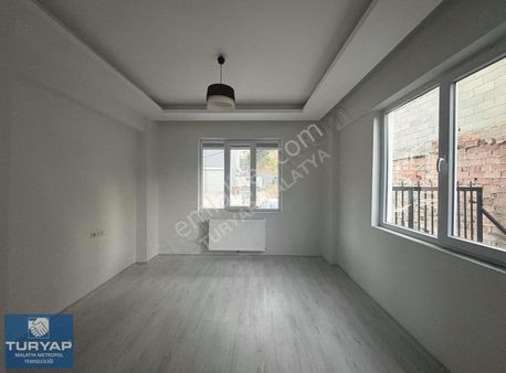 Turyap Metropol'den Çöşnük'te 2+1 Satılık Daire