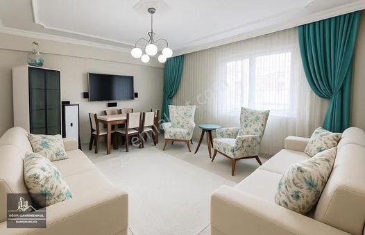 Uğur Gayrimenkul'den Merkezi Konumda Geniş Satılık 2+1 Daire