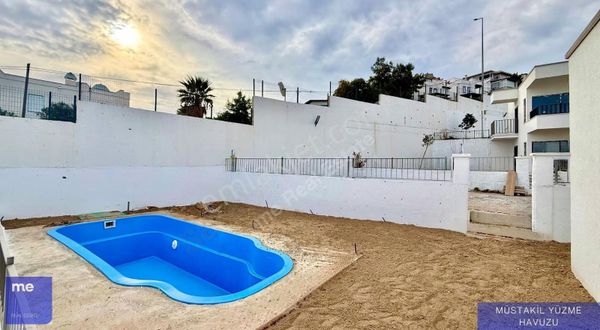 7/24 Güvenlikli, Müstakil Havuzlu, Deniz Manzaralı 3+1 Daire