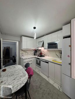 Royal Işık Ofisten Manisa Yeni Mahallede 2+1 Arakat Kapalı Mutfk