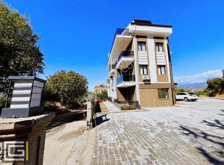 Açık Otoparklı, Müstakil Girişli Yeni Yapı 2+1!