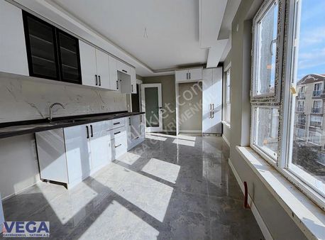 ▄vega▄şahintepe Mahallesinde Çift Girişli 6+1 Daire