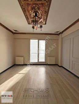 Esenyurt Osmangazi Mahallesi'nde 2+1 Balkonlu Arakat Daire